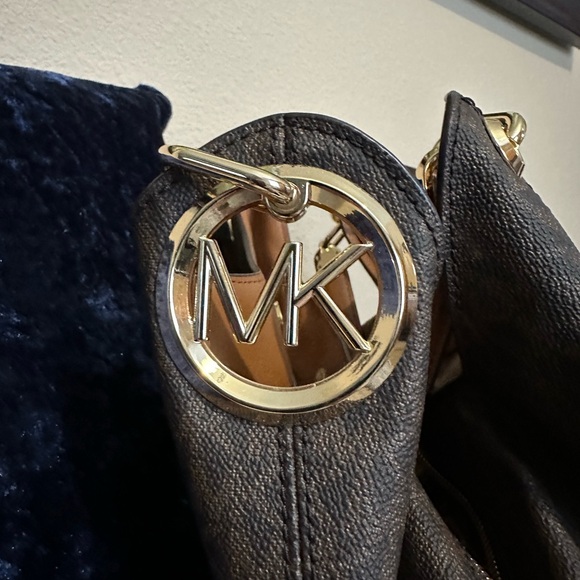 Michael Kors Monogram Shoulder Bag NWT - Picture 5 of 16